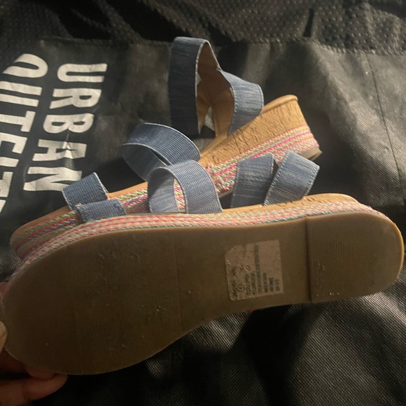 Sandals - Picture 3 of 3